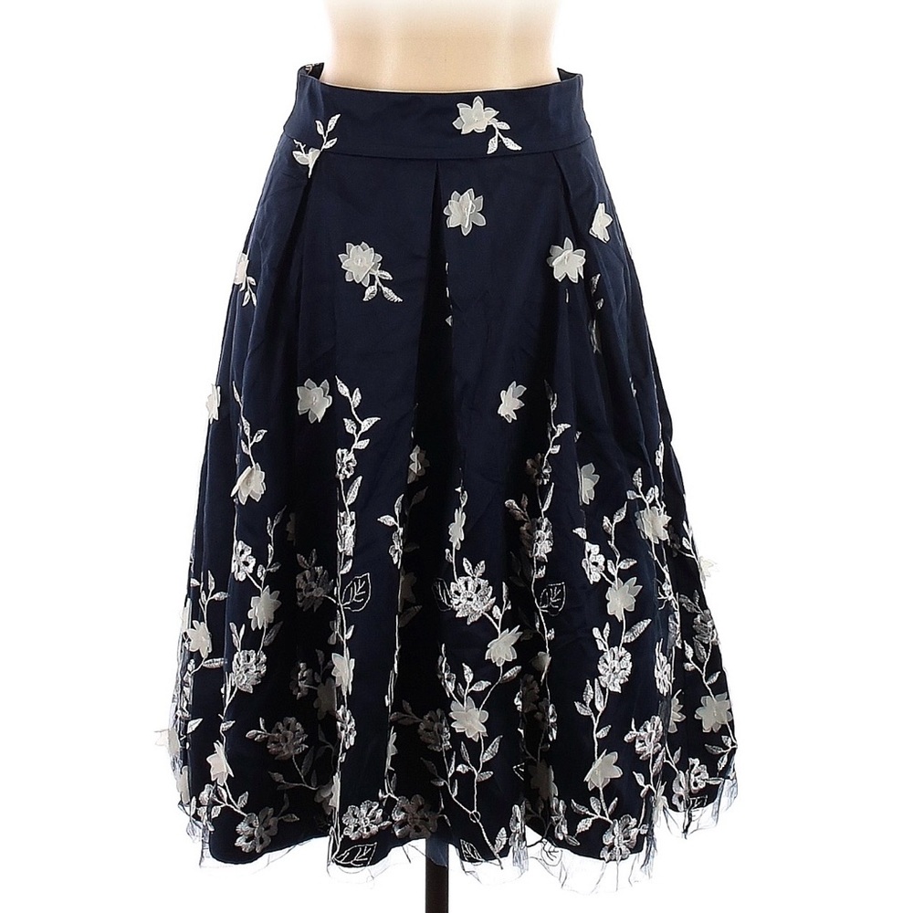 Like New Eliza J Elegant Floral Embroidered Navy Skirt Size 10